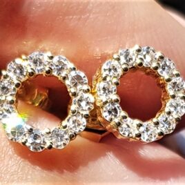 0,53 carat etnity diamantøreringe i guld 1.jpg juni 22