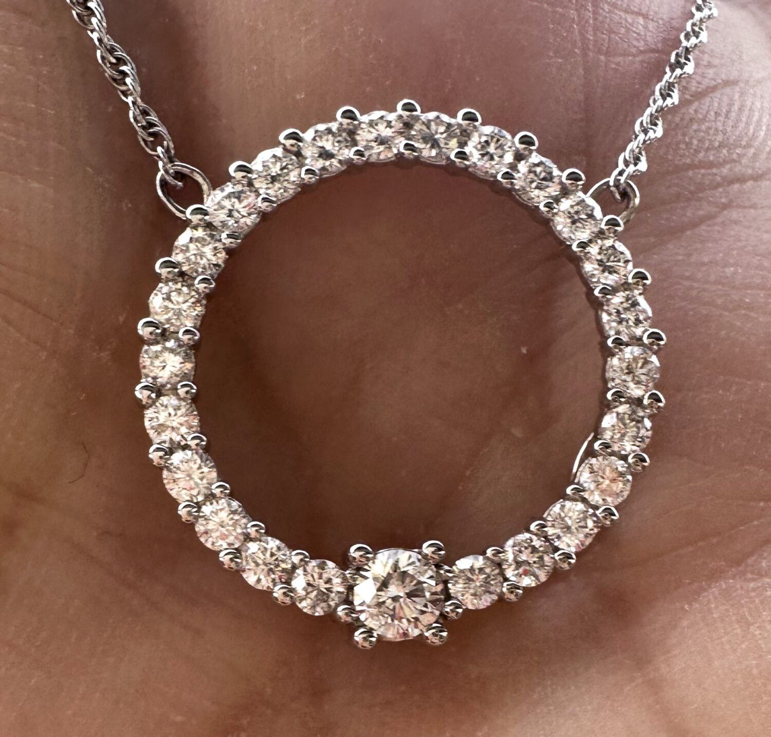 0,92 carat cirkel eternity diamantvedhæng 1
