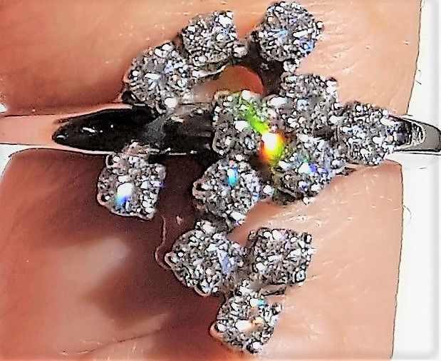 Brilliant Slebet Diamant Ring i 14 Karat Hvidguld.