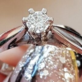 Prinsesse Solitaire Diamant Ring i 14 Karat Hvidguld m. 0,15 carat Diamant.