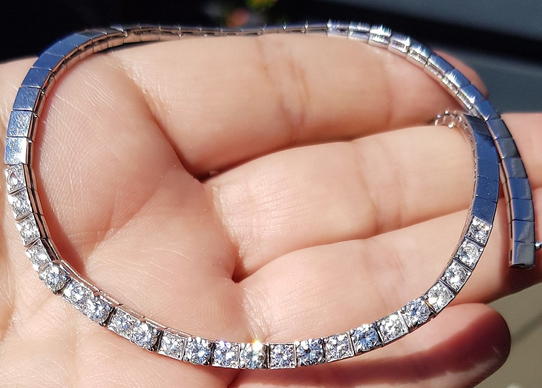 Diamant Halsbånd/Second Hand Collier på 25,7 m. i alt 3,0 carat Diamanter Sat i 14 Karat Hvidguld.