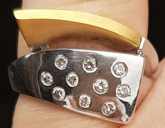 Håndlavet Unika Diamant Ring i 18 Karat Hvidguld/Guld.