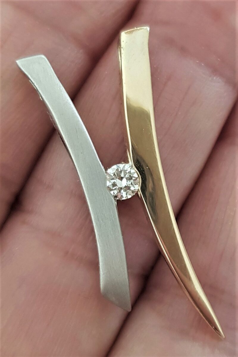 Håndlavet 14 Karat Guld og Hvidguld Vedhæng m. 0.25 carat Diamant.