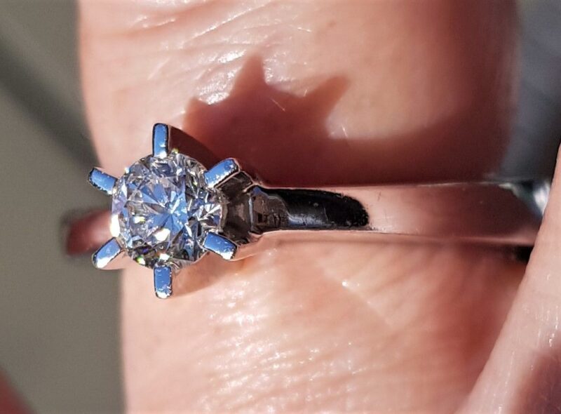 Solitaire Diamant Ring i 14 Karat Hvidguld m. Diamant på 0,51 carat.