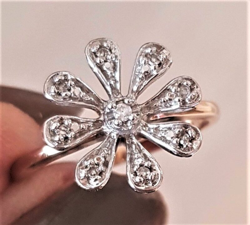 Marguerite Diamant Ring i Guld.