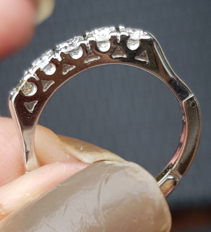 Oplukkelig Diamant Ring i 14 Karat Hvidguld m. Låsesystem.