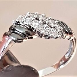 Sort Oxyderet Hvidguld Ring m. Diamanter.