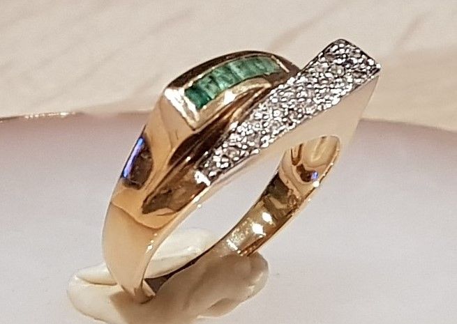Totonet smaragd Ring guld