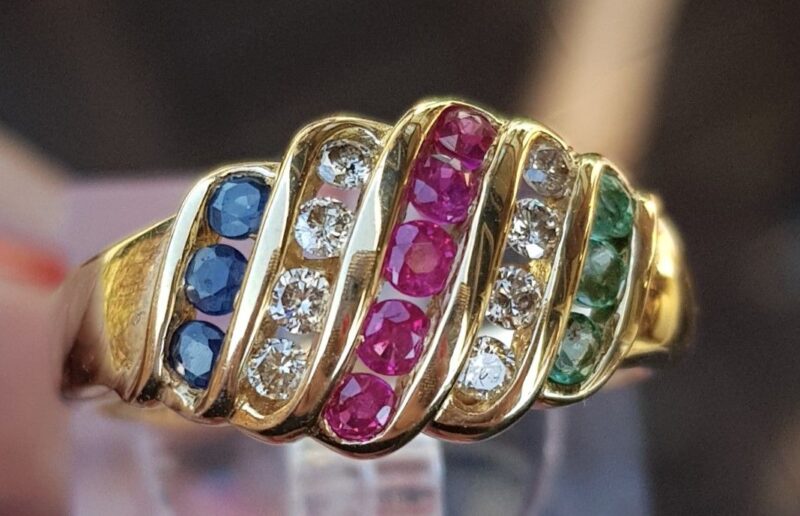 rubin safir smaragd diamant ring