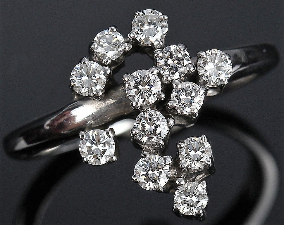 Brilliant Slebet Diamant Ring i 14 Karat Hvidguld.