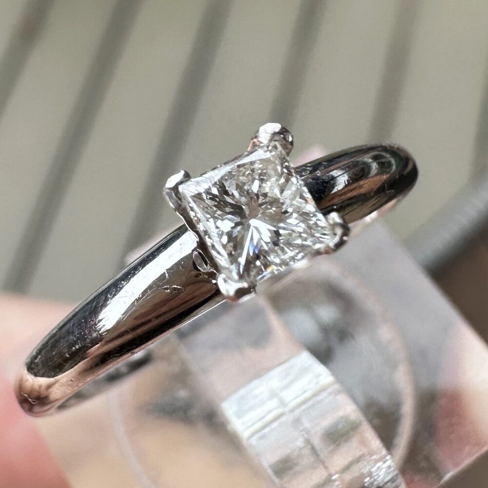 Prinsesse Cut Diamant Ring i Hvidguld jan 24