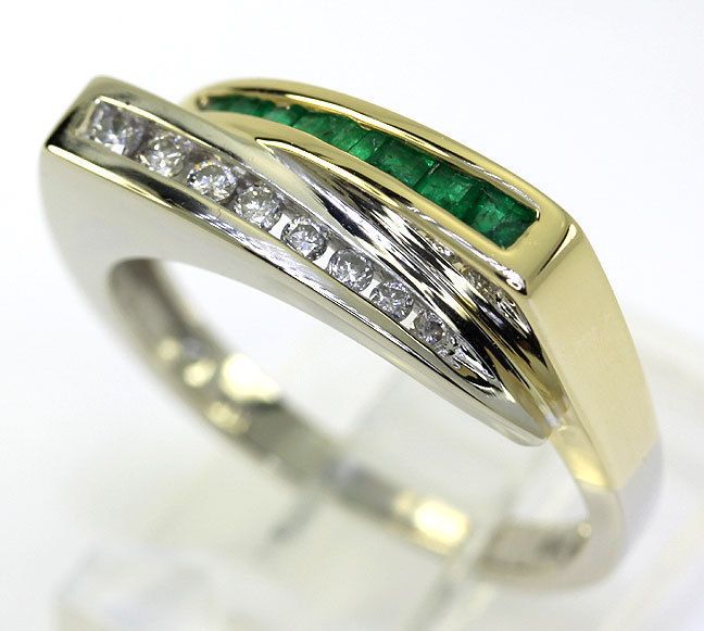 Smaragd/Diamant Ring i Guld /Hvidguld