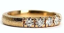 Scrouples Alliance Ring m. i alt 0,55 carat Diamanter