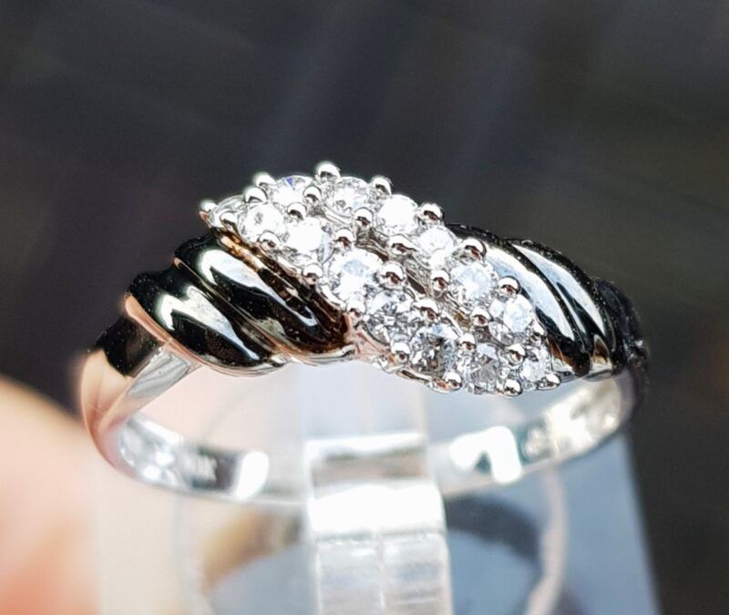 diamant ring m. brun på ringskinne