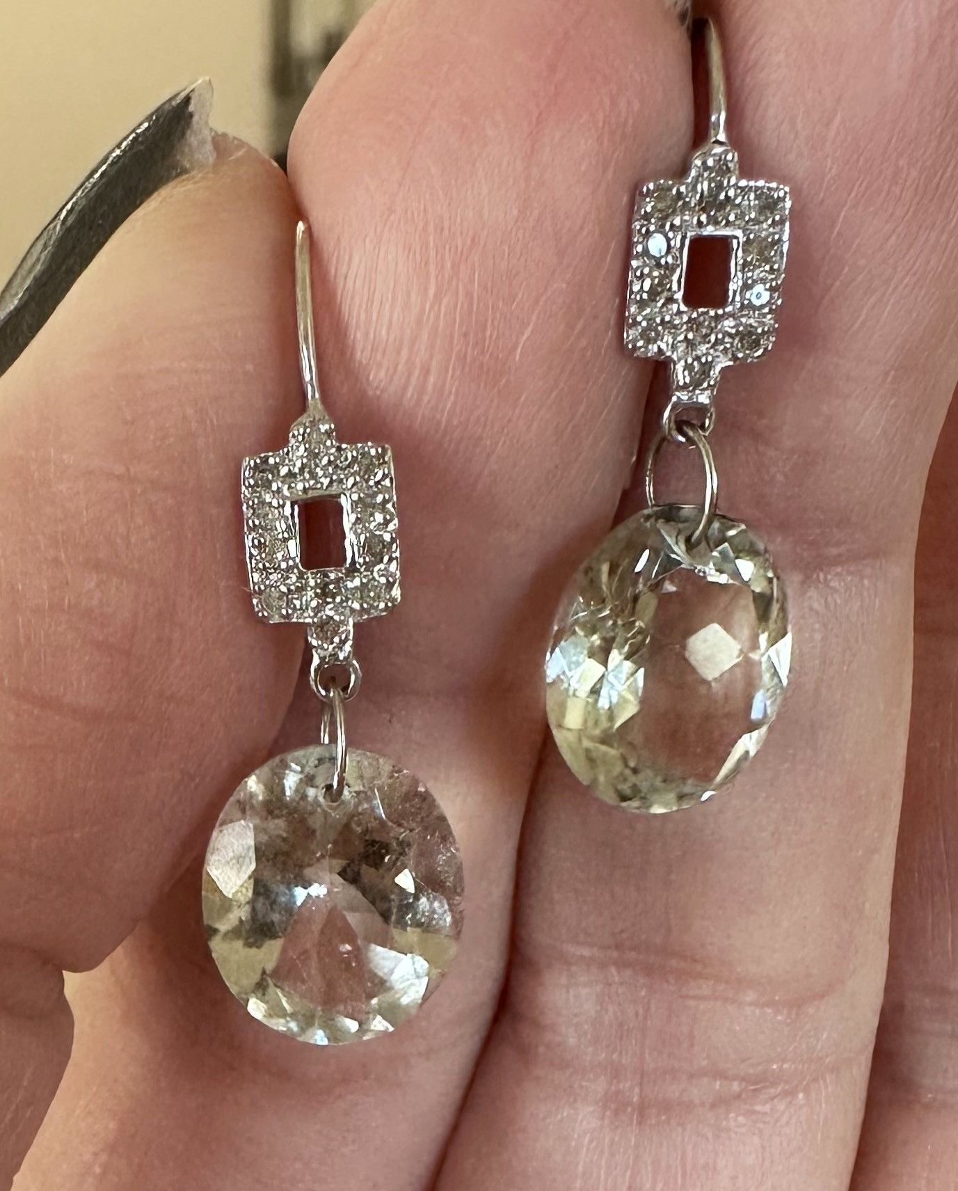 neutral Skærm Missionær grønne ametyst øreringe på 8,34 carat og 2,6 g. m. 0,11 carat diamanter i  accent sat i 10 karat hvidguld.