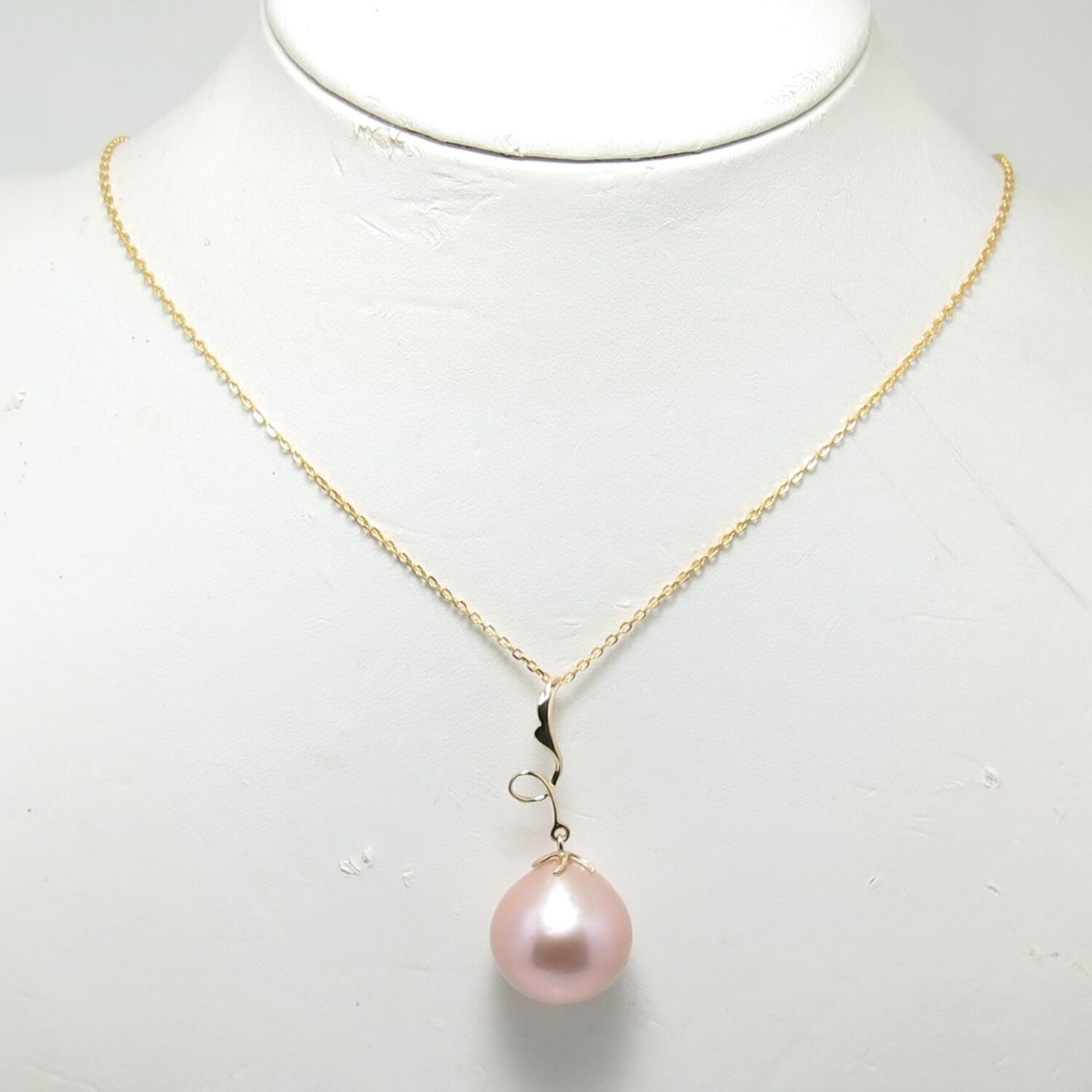 rosa perle i guld
